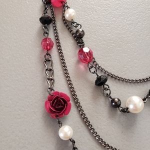 Beads and roses necklace